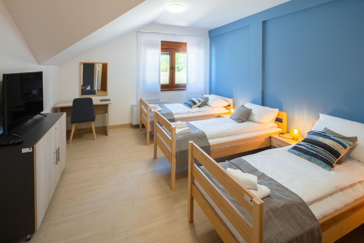 Otocki Virovi Hostel Otok  Bagian luar foto