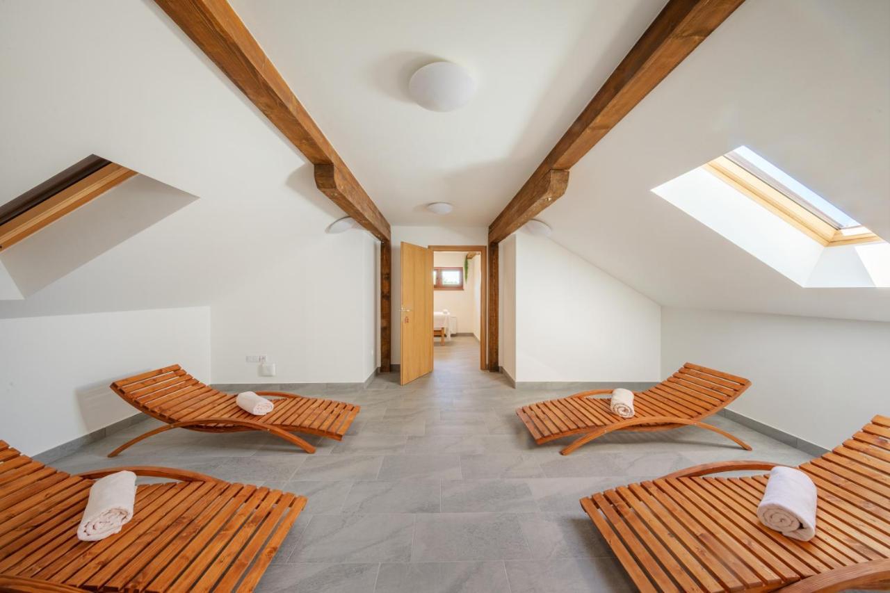 Otocki Virovi Hostel Otok  Bagian luar foto